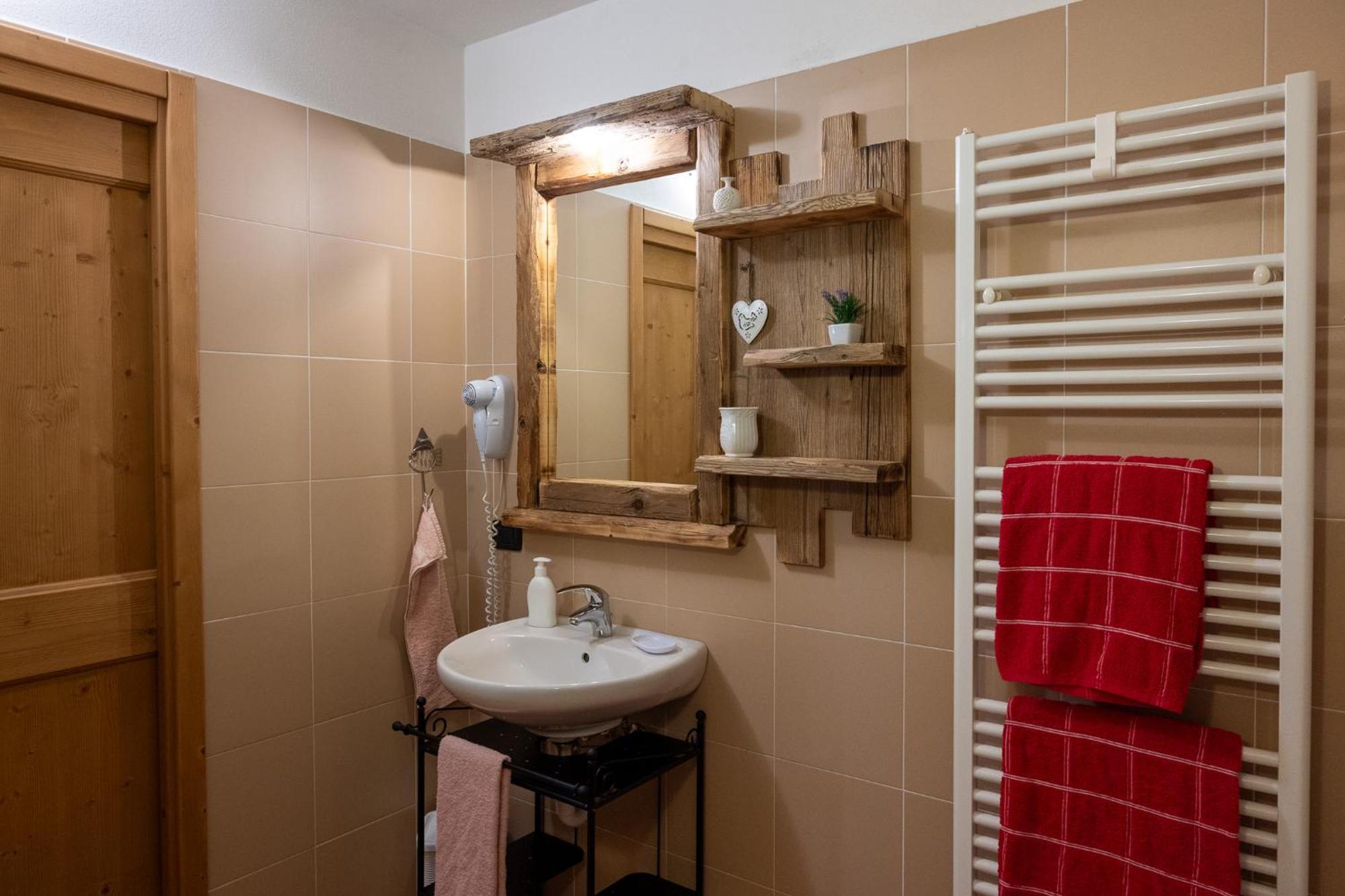 Baita De Eliseo B&B Valdisotto Dış mekan fotoğraf